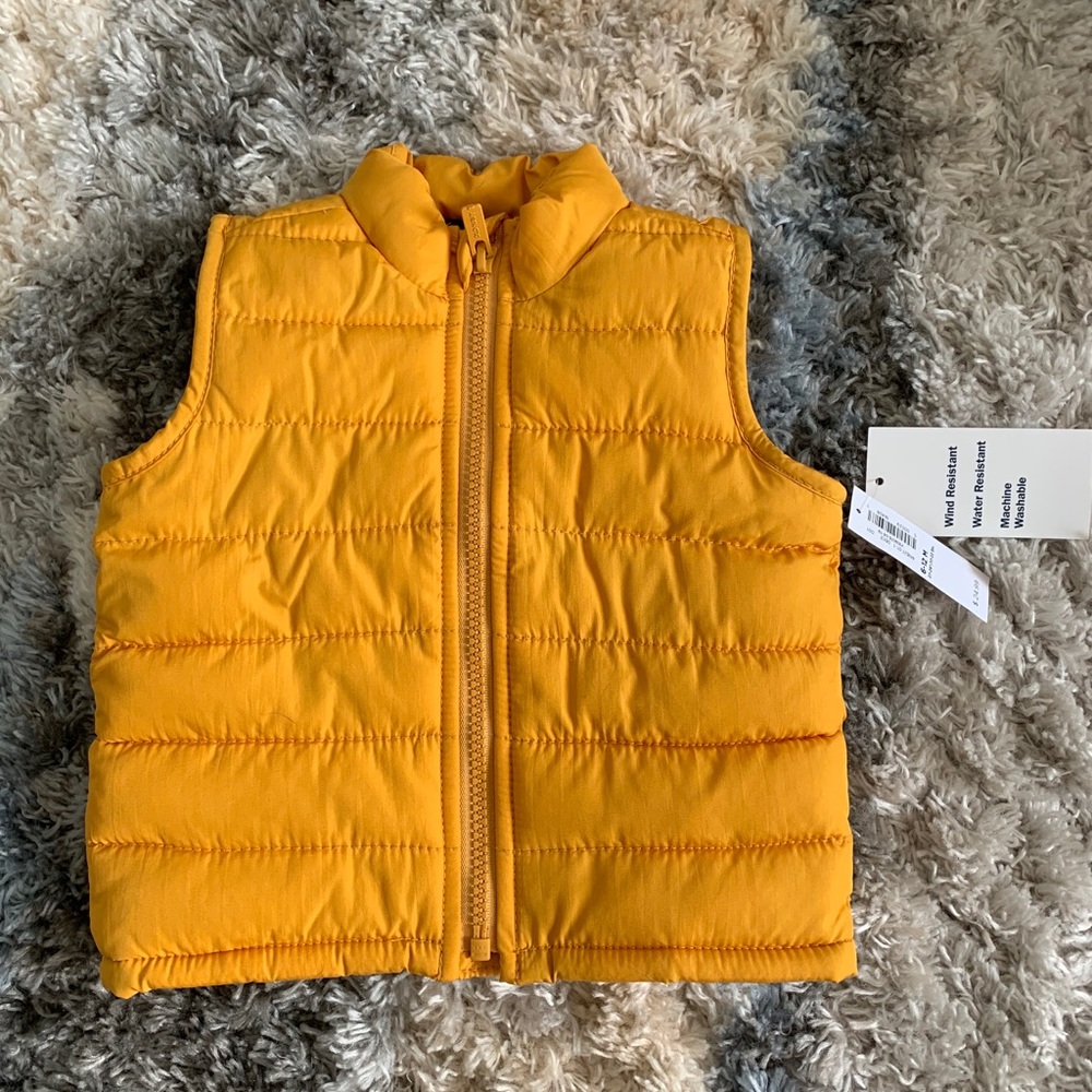 OLD NAVY VEST 6-12 MO. BNWT